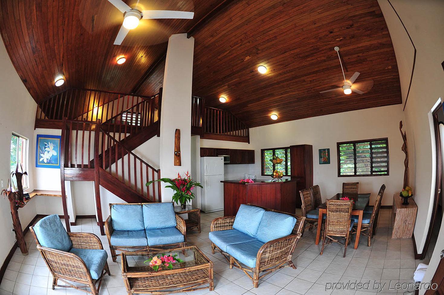 Poppy'S On The Lagoon Port Vila Exterior photo